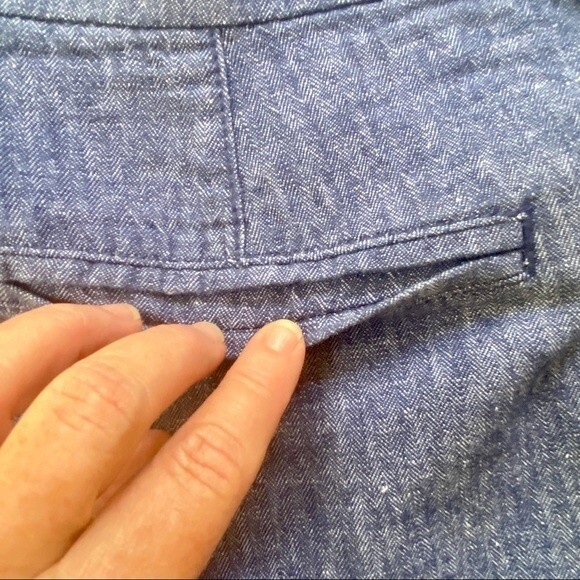 Women's Old Navy Every Day Shorts Mid Rise - Size 10 - 5” inseam - Blue Chambray - Picture 6 of 11